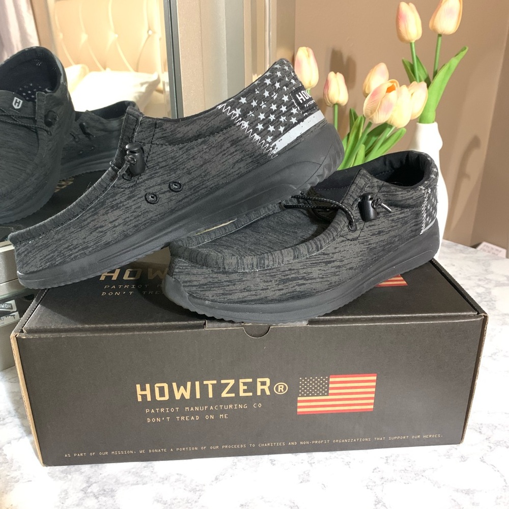 Howitzer Men's Black Slip-On Loafers